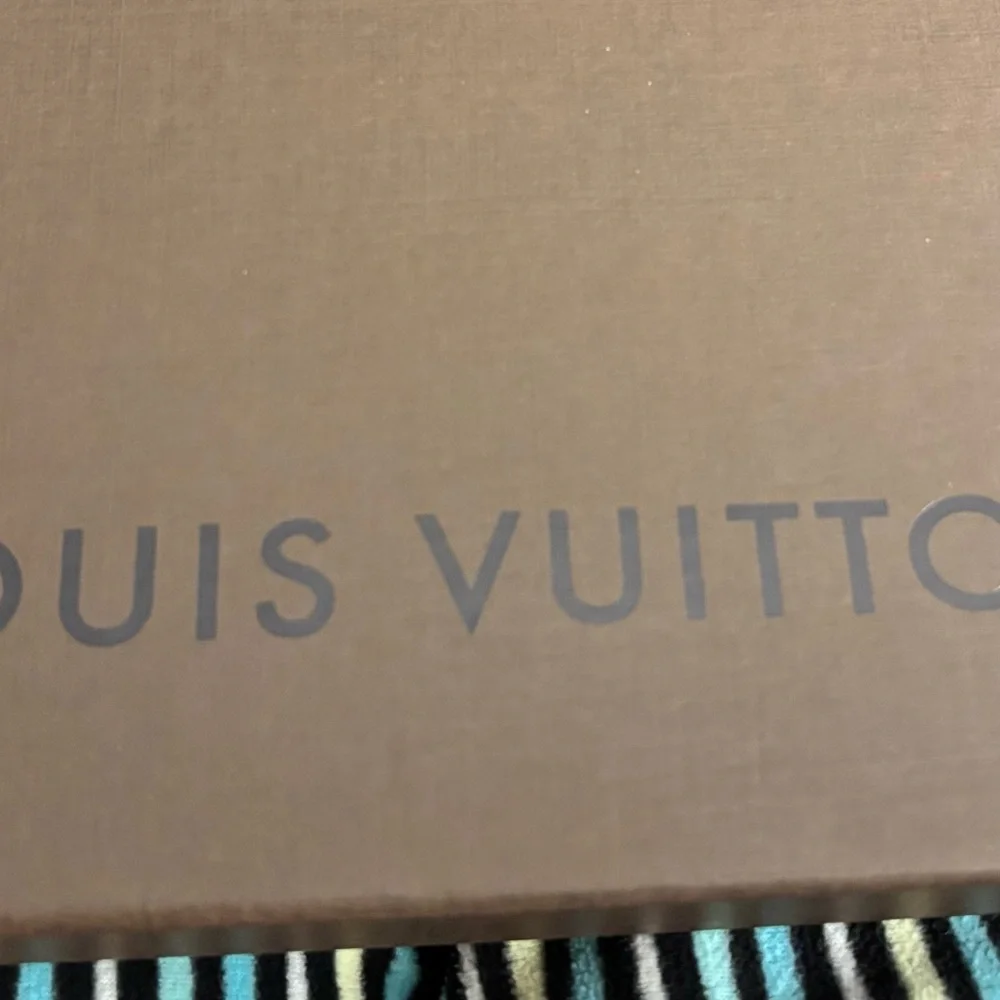 Brand new LV pochette monogram purse - Picture 8 of 10